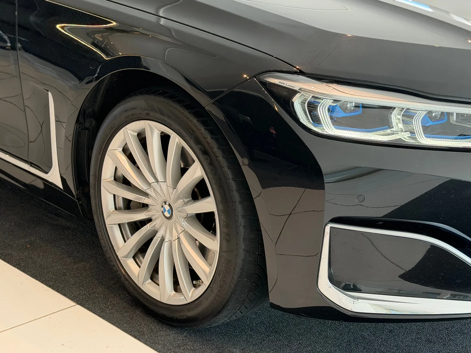 BMW 750Li xDrive Steptronic **Vollausstattung**