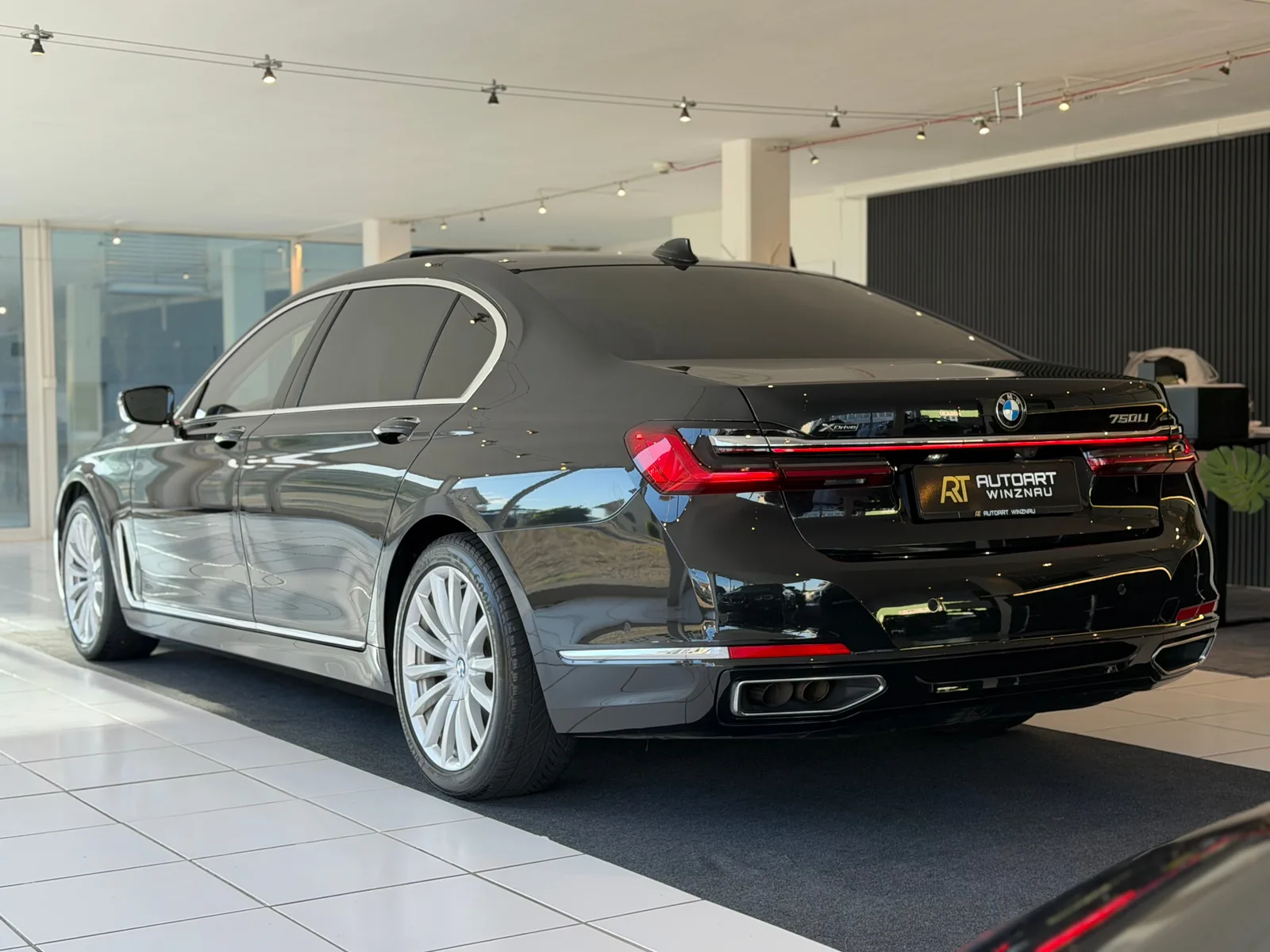 BMW 750Li xDrive Steptronic **Vollausstattung**