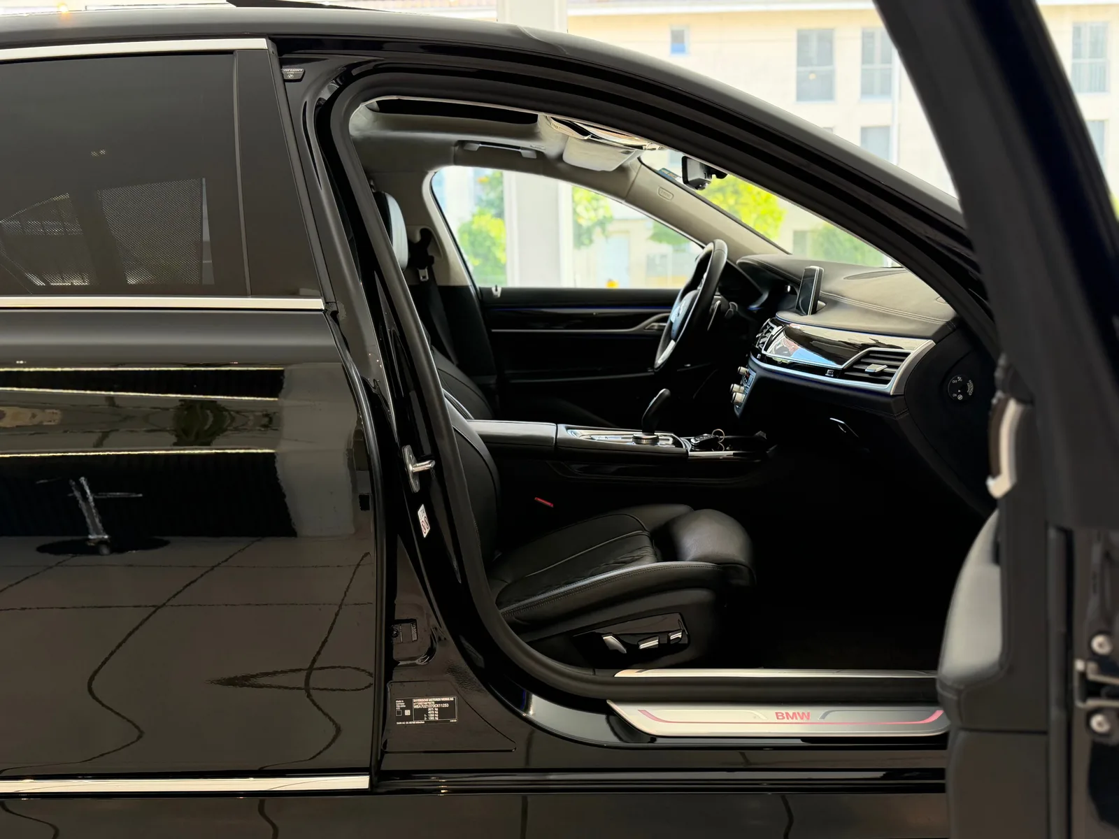 BMW 750Li xDrive Steptronic **Vollausstattung**