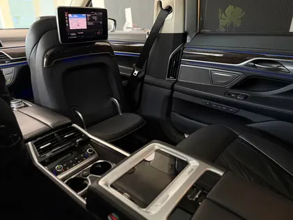 BMW 750Li xDrive Steptronic **Vollausstattung**