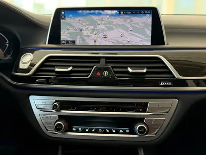 BMW 750Li xDrive Steptronic **Vollausstattung**