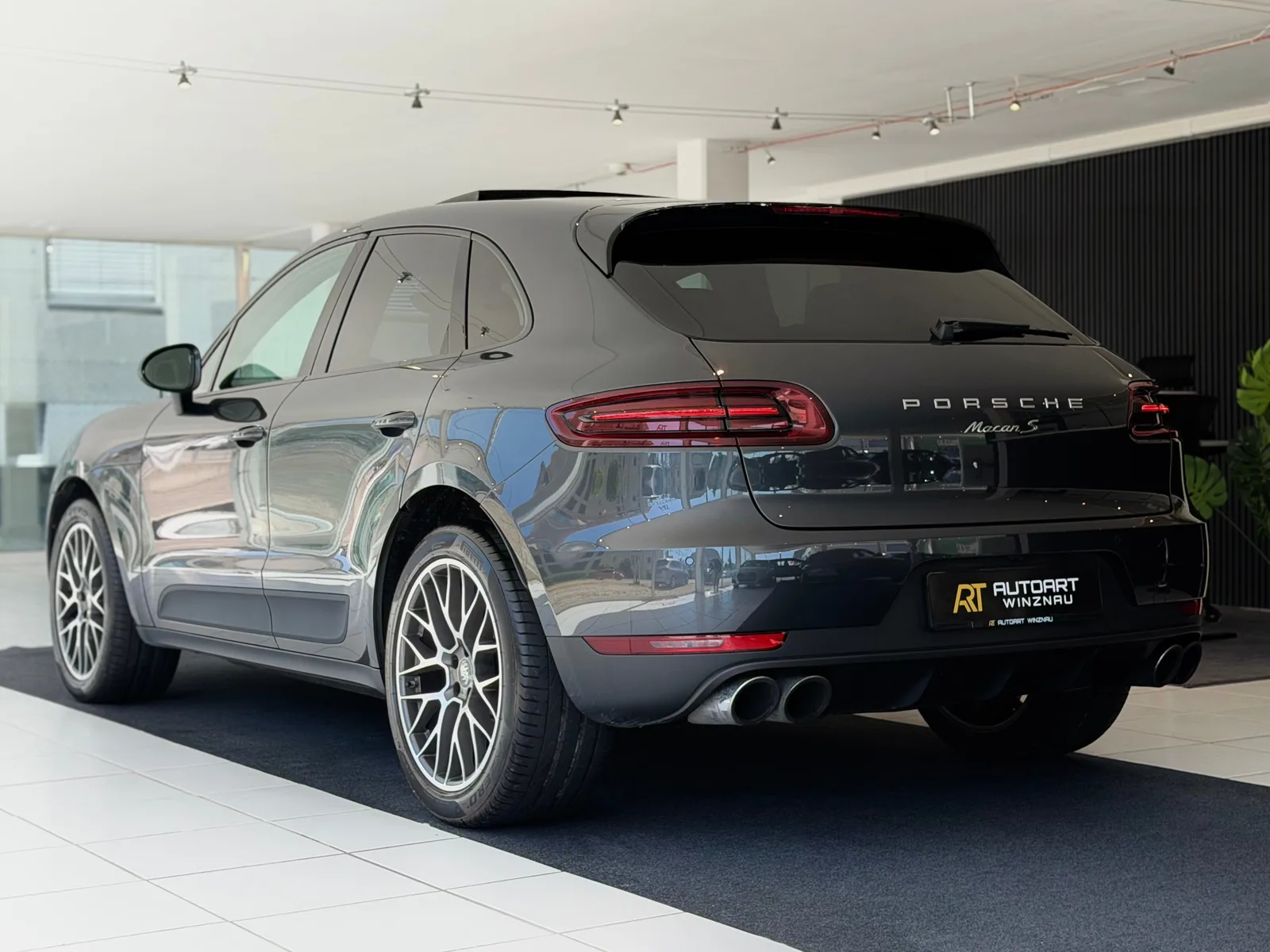 PORSCHE Macan S PDK