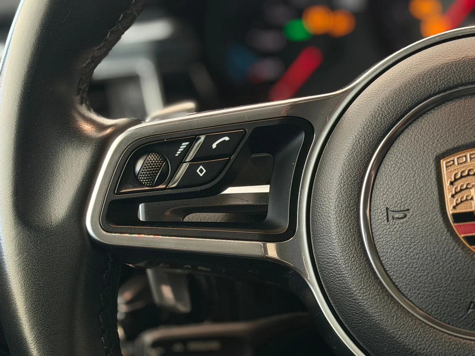 PORSCHE Macan S PDK