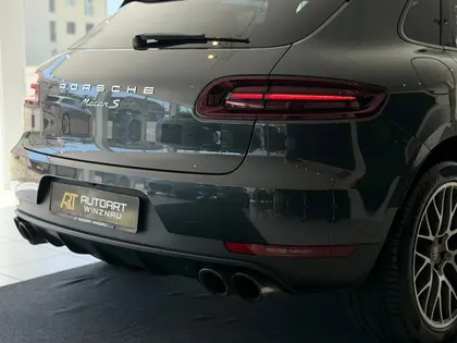 PORSCHE Macan S PDK