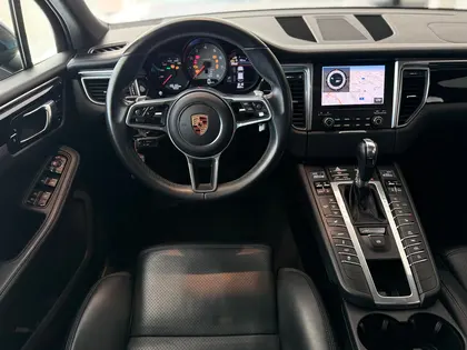 PORSCHE Macan S PDK
