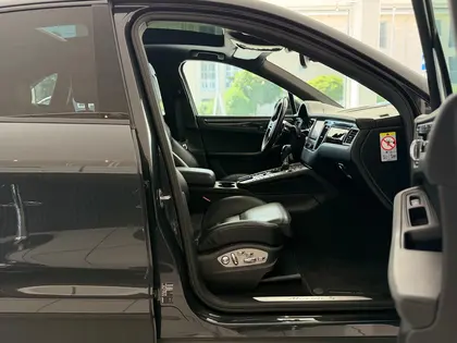 PORSCHE Macan S PDK