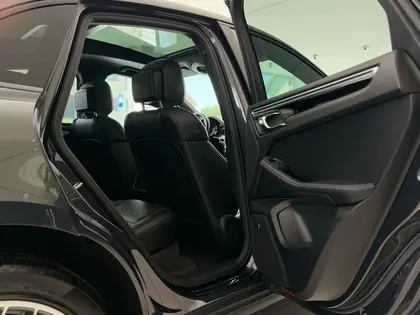 PORSCHE Macan S PDK