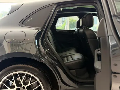 PORSCHE Macan S PDK