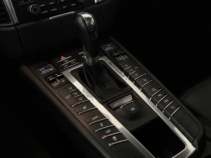 PORSCHE Macan S PDK