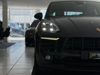 PORSCHE Macan S PDK