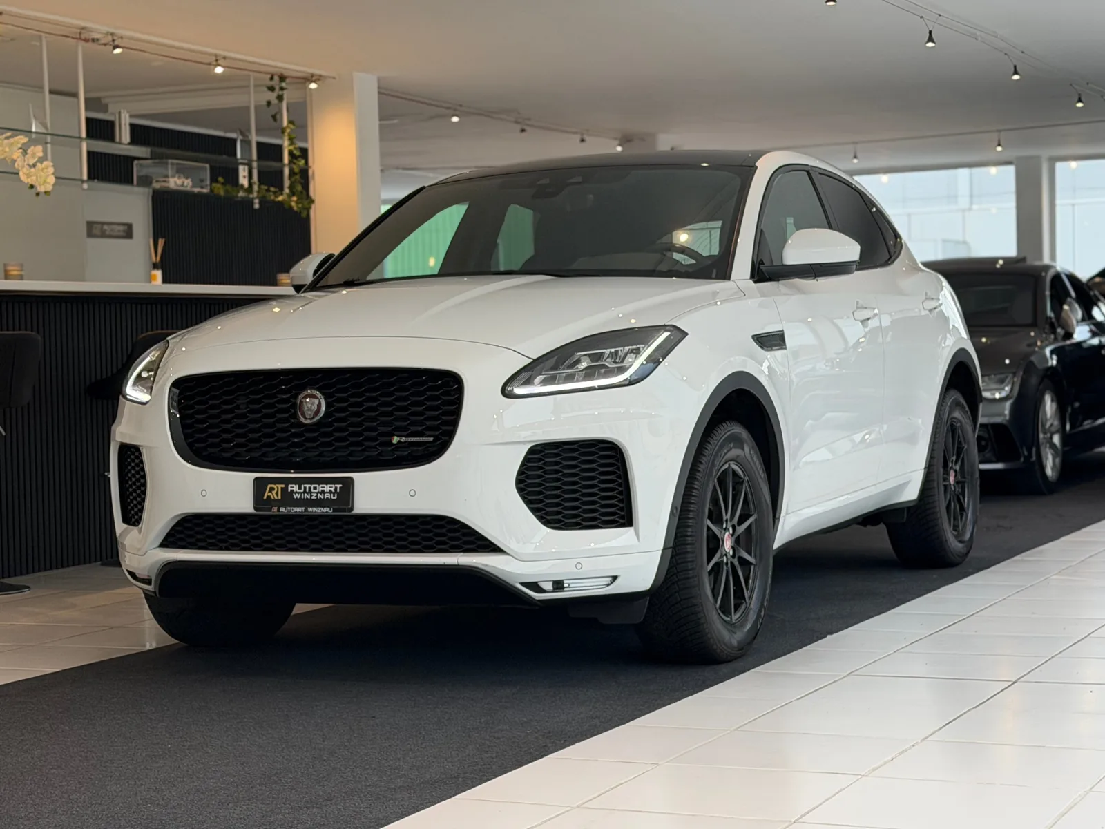 JAGUAR E-Pace 2.0 P250 R-Dynamic SE AWD Automatik **Frisch ab MFK & Service**