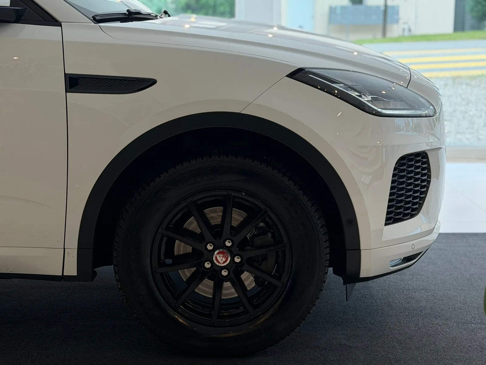 JAGUAR E-Pace 2.0 P250 R-Dynamic SE AWD Automatik **Frisch ab MFK & Service**