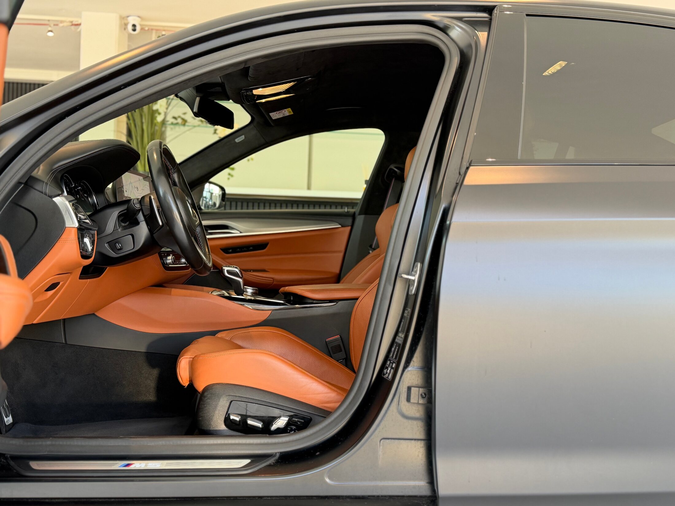 BMW M5 xDrive Drivelogic **Grail Auspuffanalge**