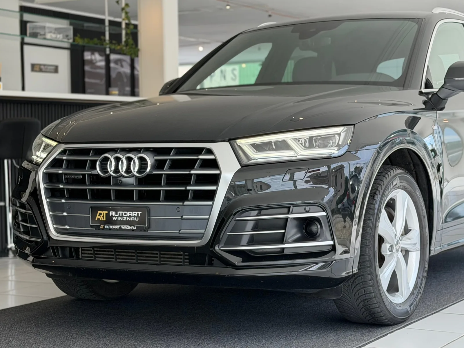 AUDI Q5 2.0 TFSI sport quattro S-tronic **TOP Ausstattung**