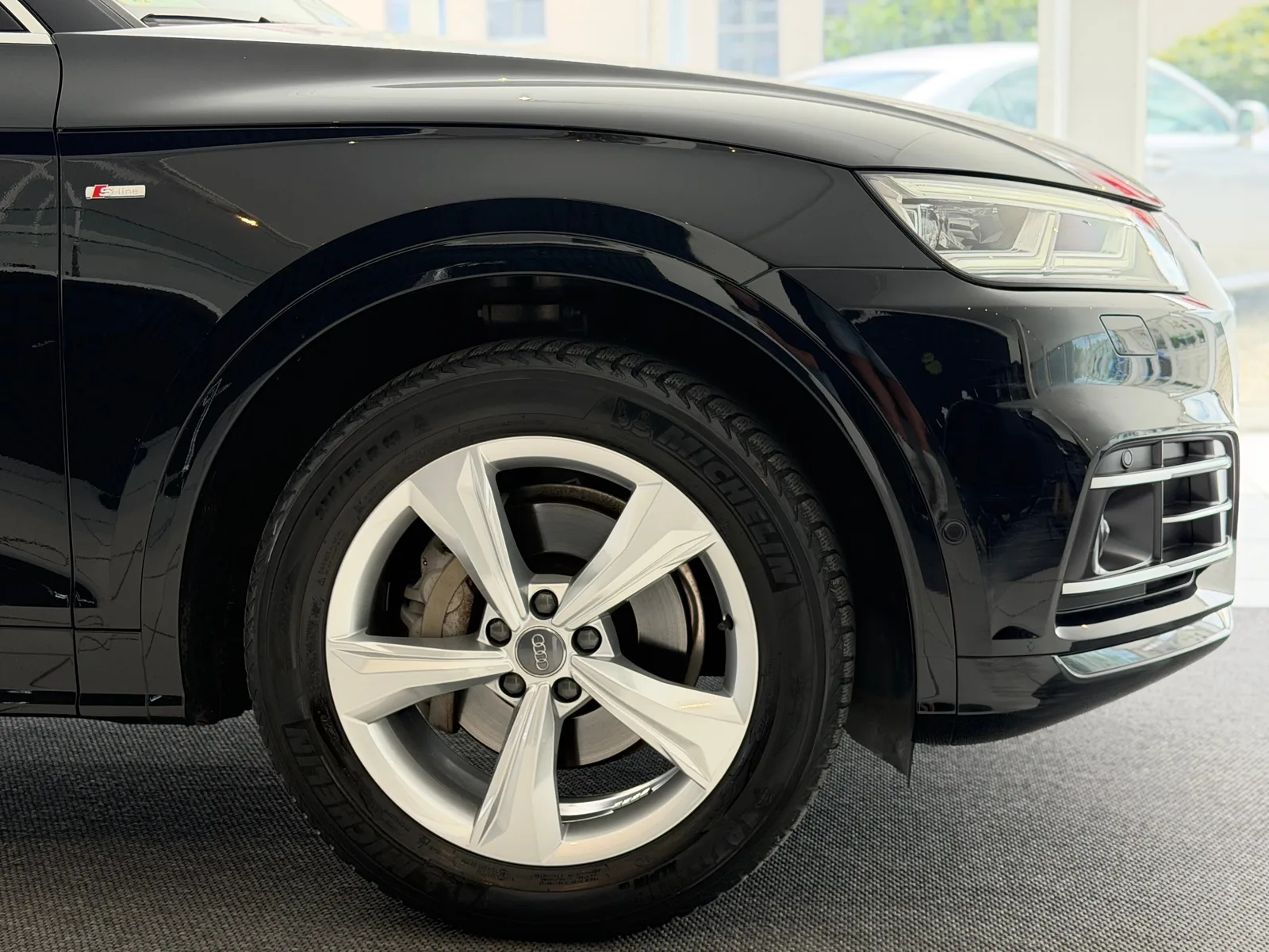 AUDI Q5 2.0 TFSI sport quattro S-tronic **TOP Ausstattung**