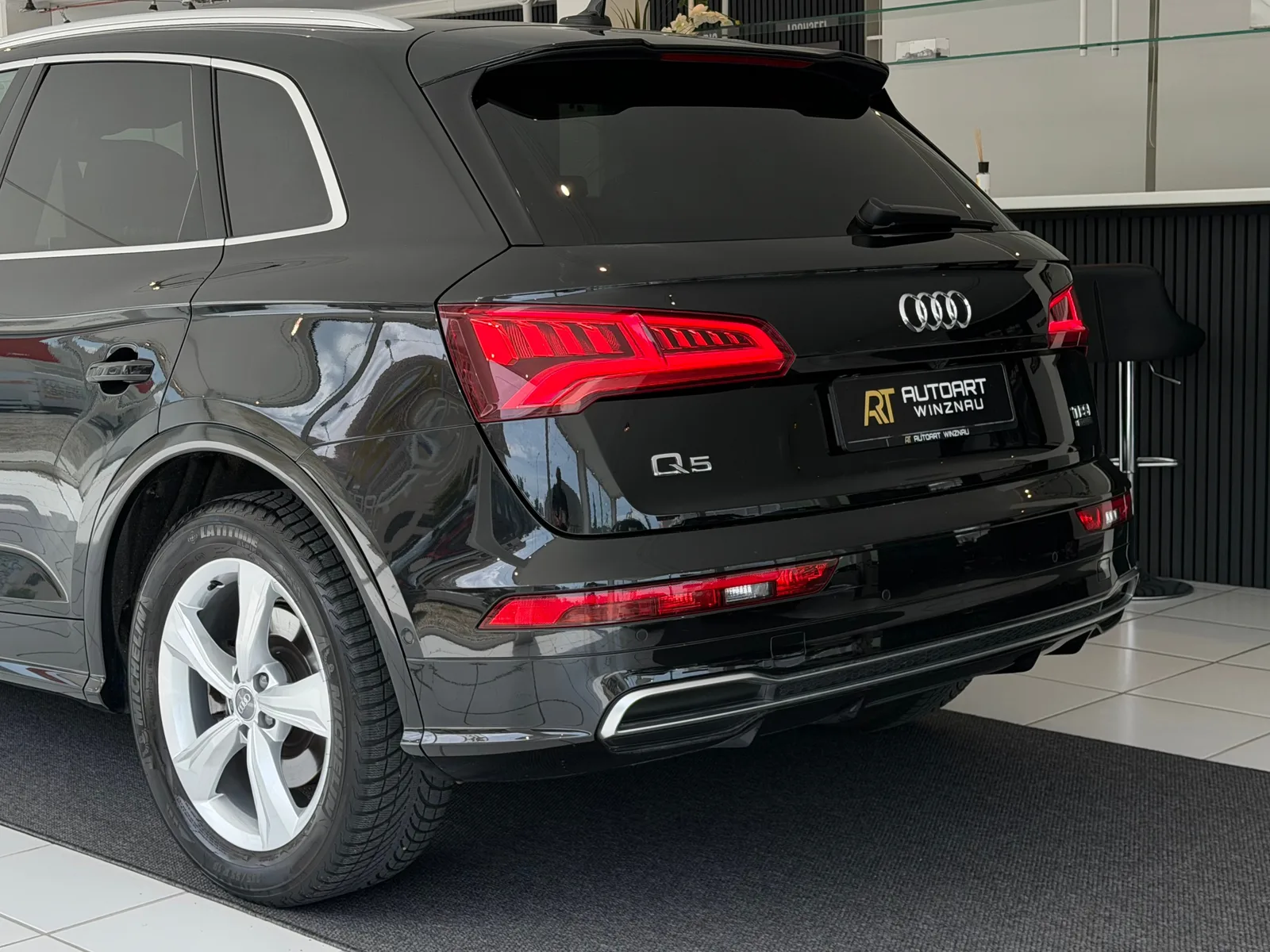 AUDI Q5 2.0 TFSI sport quattro S-tronic **TOP Ausstattung**
