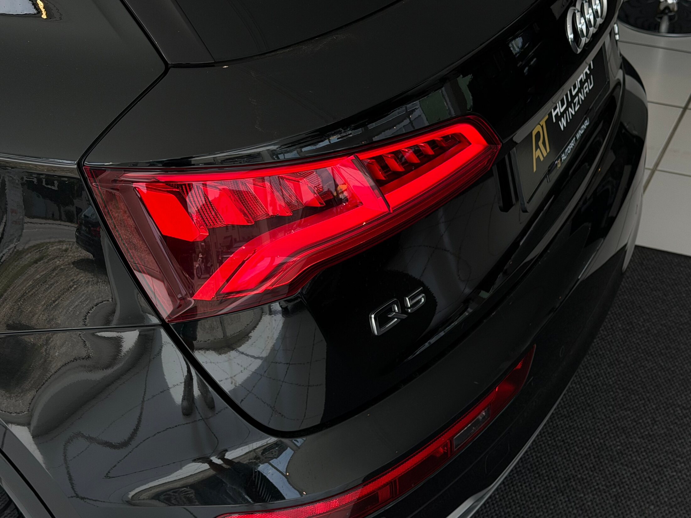 AUDI Q5 2.0 TFSI sport quattro S-tronic **TOP Ausstattung**
