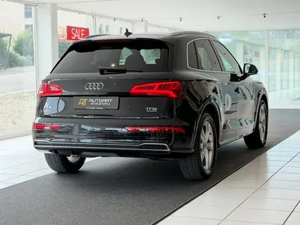 AUDI Q5 2.0 TFSI sport quattro S-tronic **TOP Ausstattung**